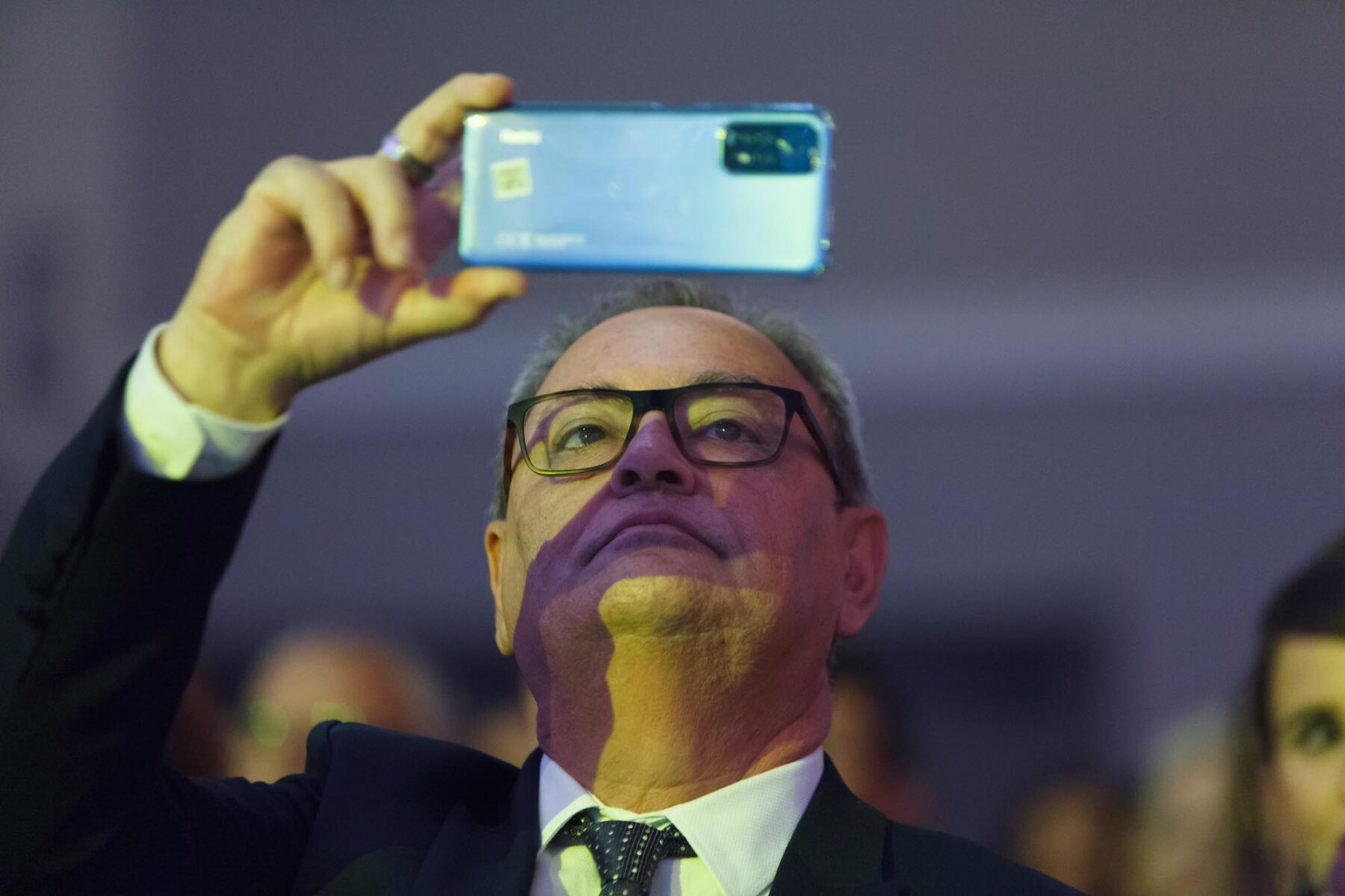 taking photo during catalana victoria event