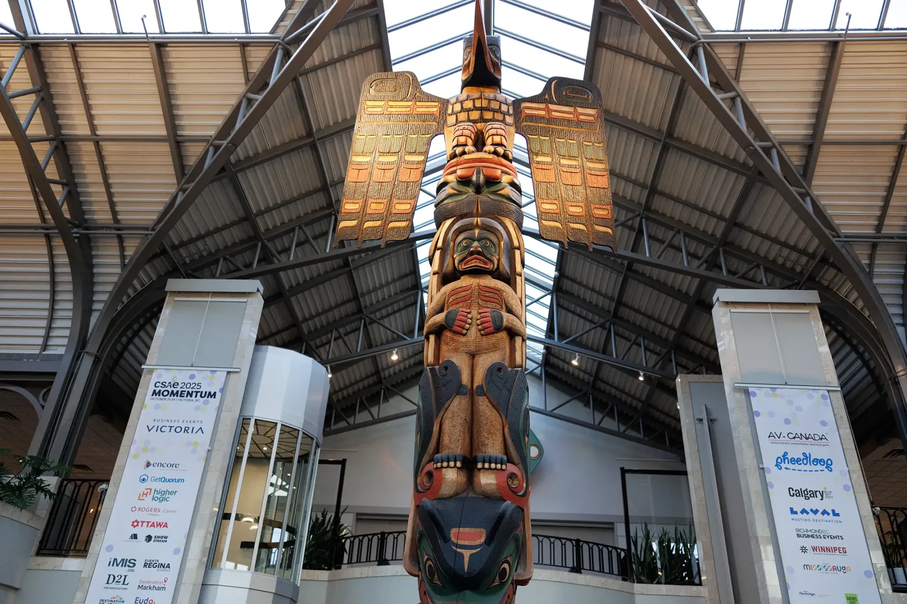 wideshot of the totem pole at the victoria conference centre in Victoria BC
