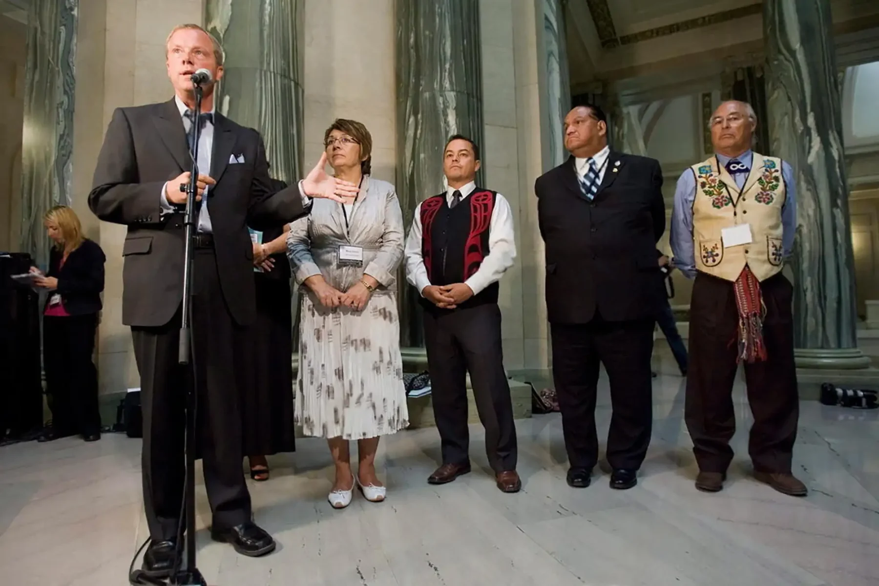 Saskatchewan premier lorne Calvert addresses media at a press conference